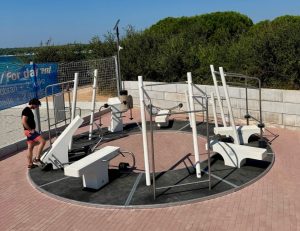 outdoor fitness equipment