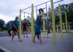 Denfit Streetworkout -Buitenfitness, samen sporten, calisthenics